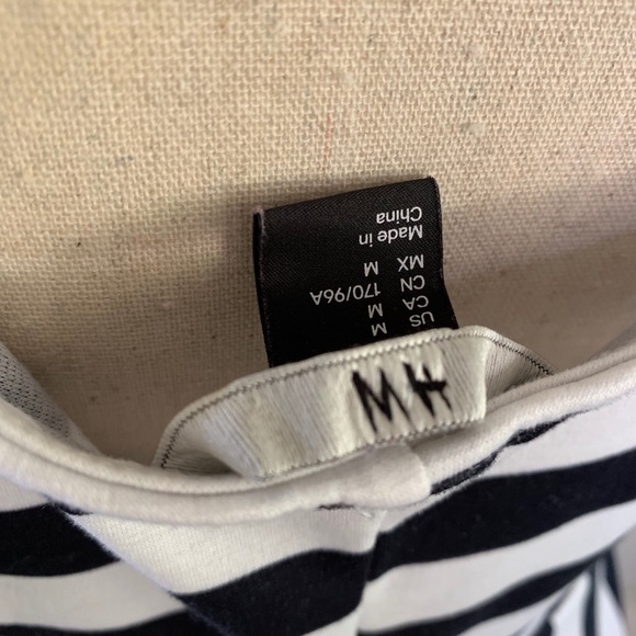 ❌SOLD❌H&M Skater Dress - Picture 4 of 4